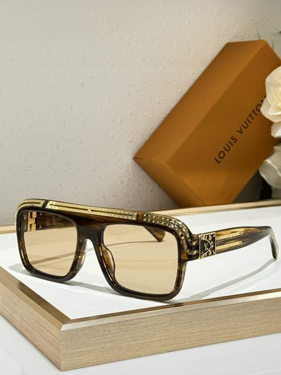 Picture of Louis Vuitton Sunglasses _SKUfw76368005fw